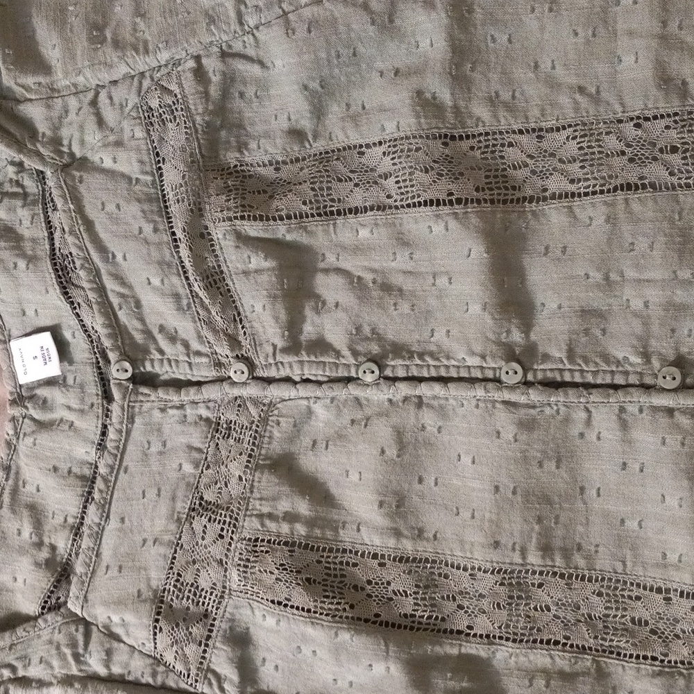 Old Navy Green lightweight  button down Blouse Size Small - Picture 3 of 7